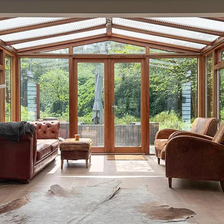 Cozy In With House A Panoramic View